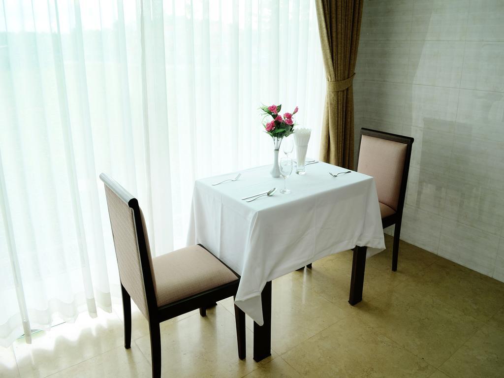 Myat Nan Yone Hotel Naypyidaw Dış mekan fotoğraf