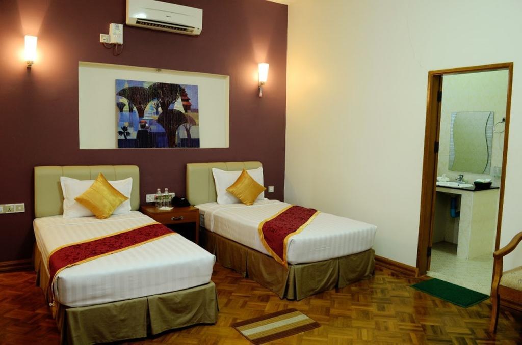 Myat Nan Yone Hotel Naypyidaw Oda fotoğraf