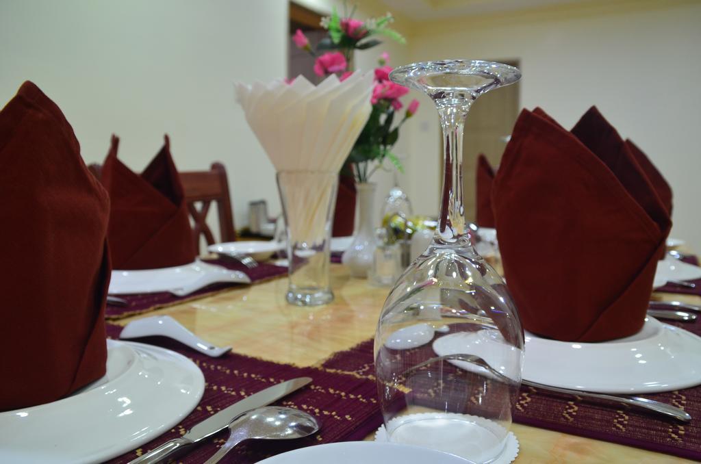 Myat Nan Yone Hotel Naypyidaw Dış mekan fotoğraf