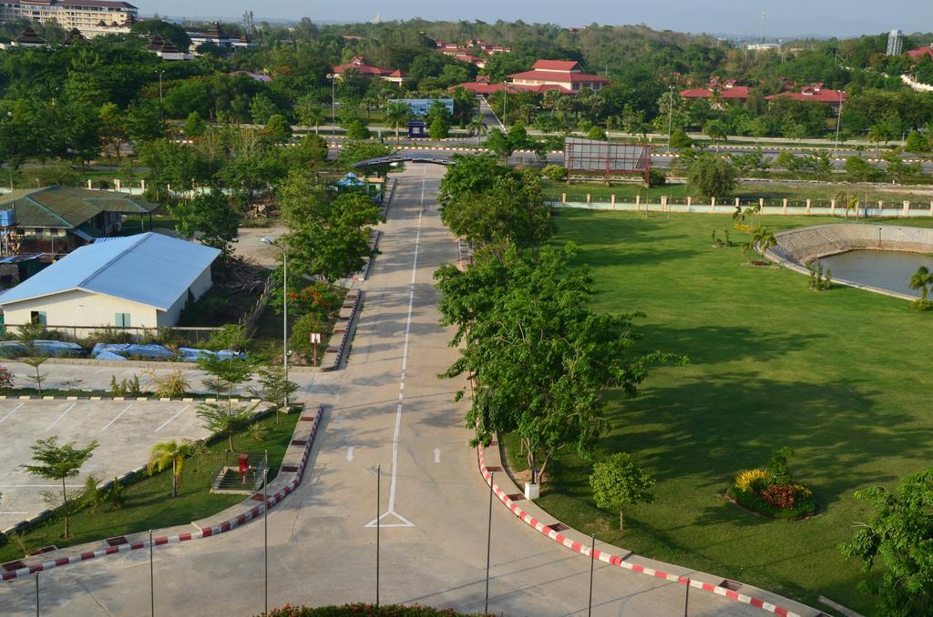 Myat Nan Yone Hotel Naypyidaw Dış mekan fotoğraf