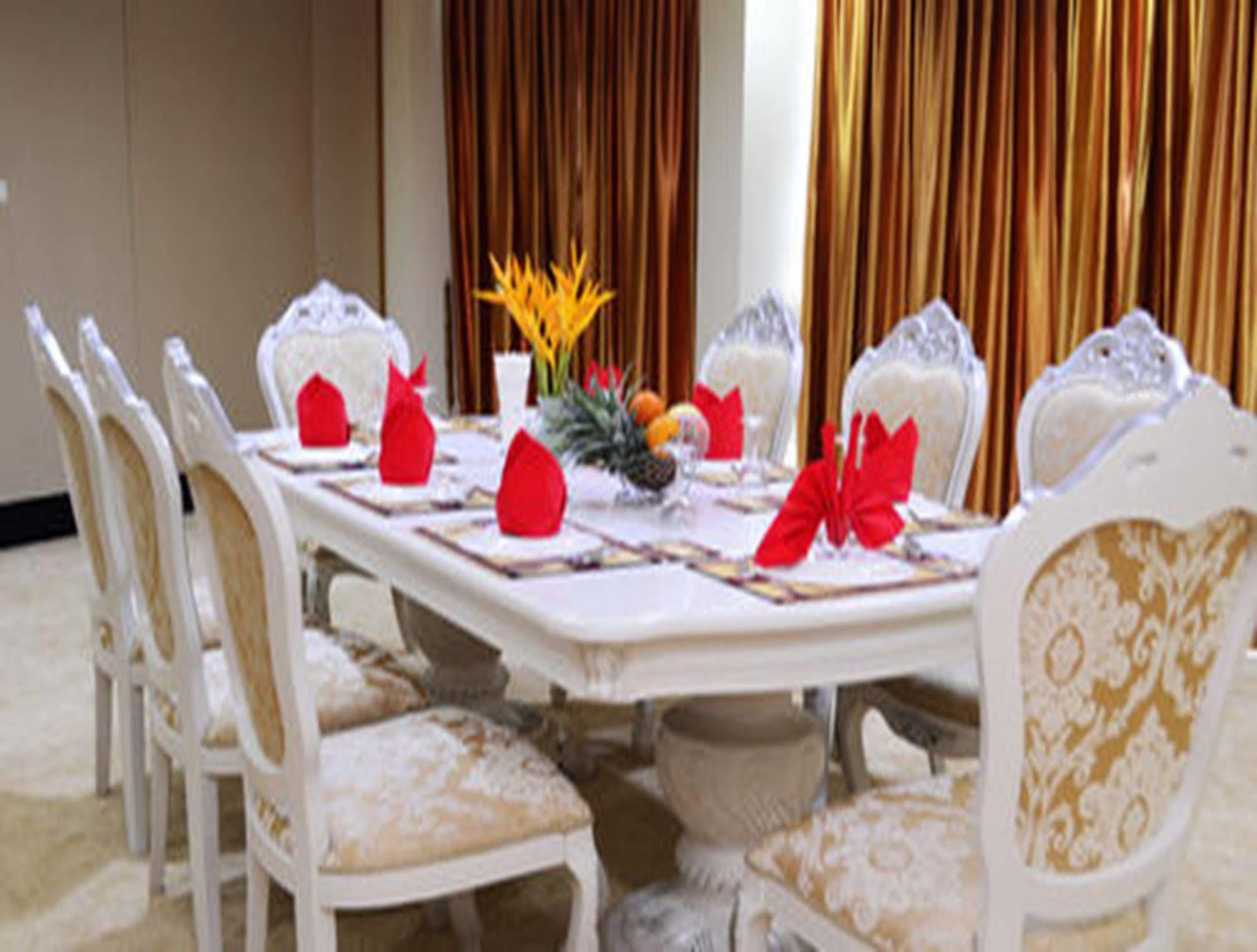 Myat Nan Yone Hotel Naypyidaw Dış mekan fotoğraf