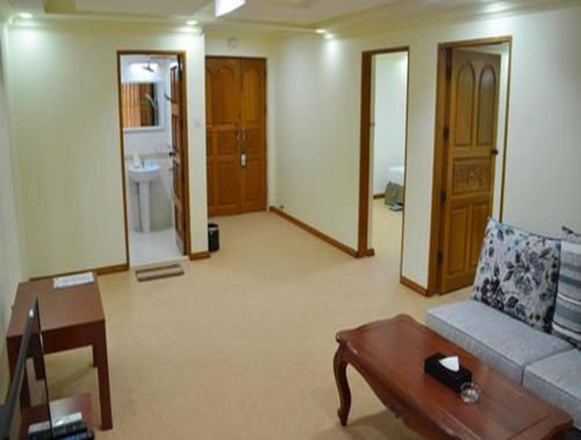 Myat Nan Yone Hotel Naypyidaw Dış mekan fotoğraf