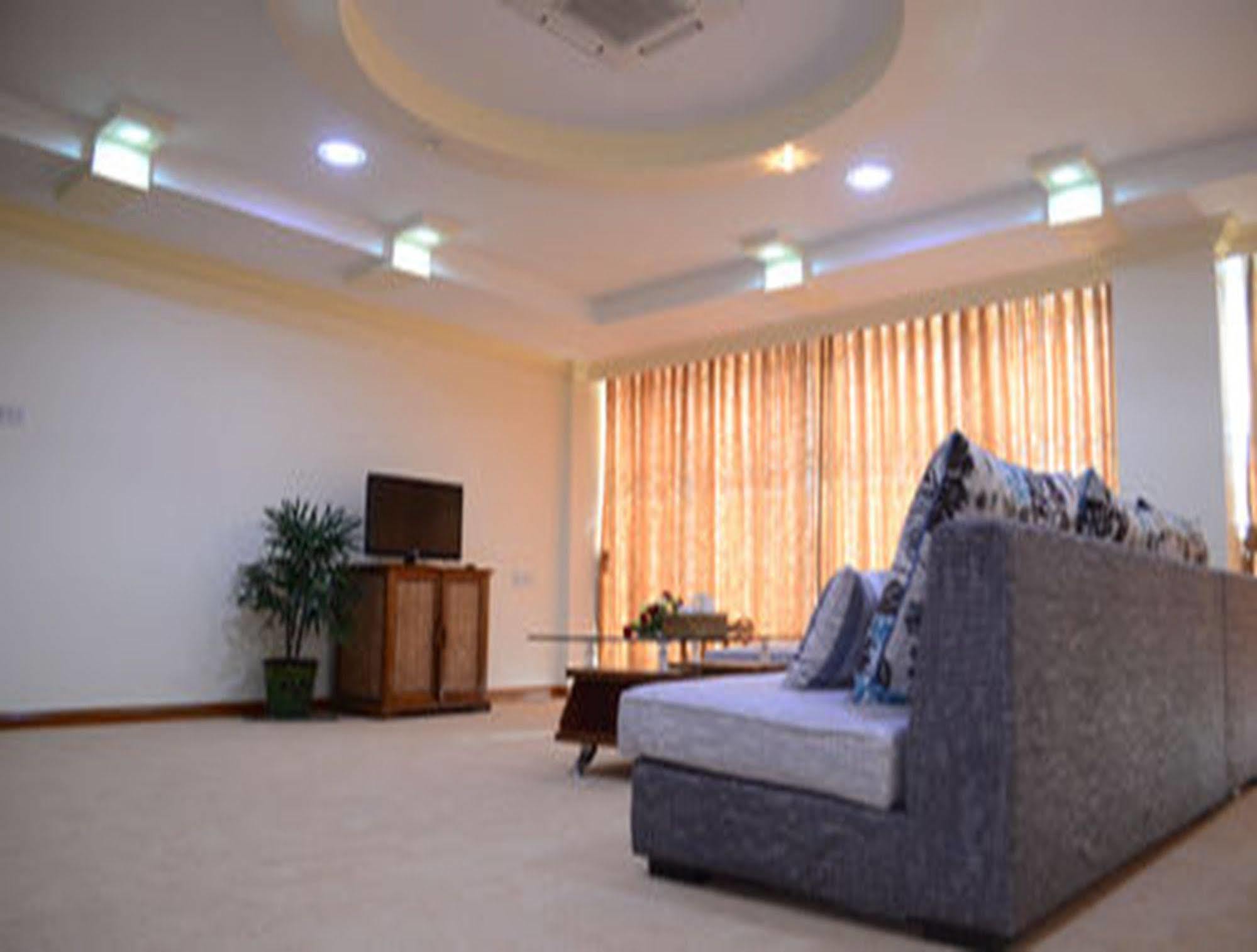 Myat Nan Yone Hotel Naypyidaw Dış mekan fotoğraf
