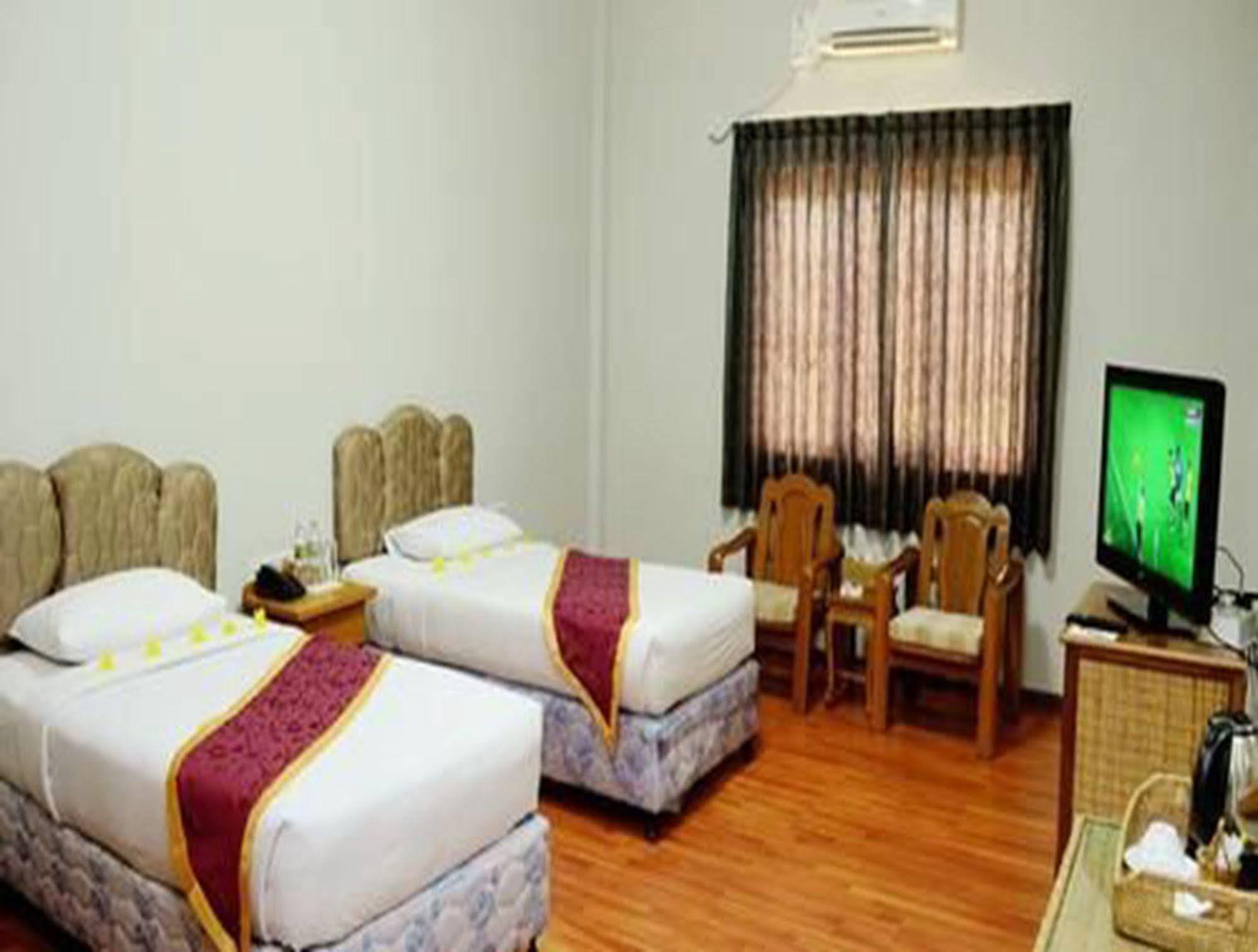 Myat Nan Yone Hotel Naypyidaw Dış mekan fotoğraf