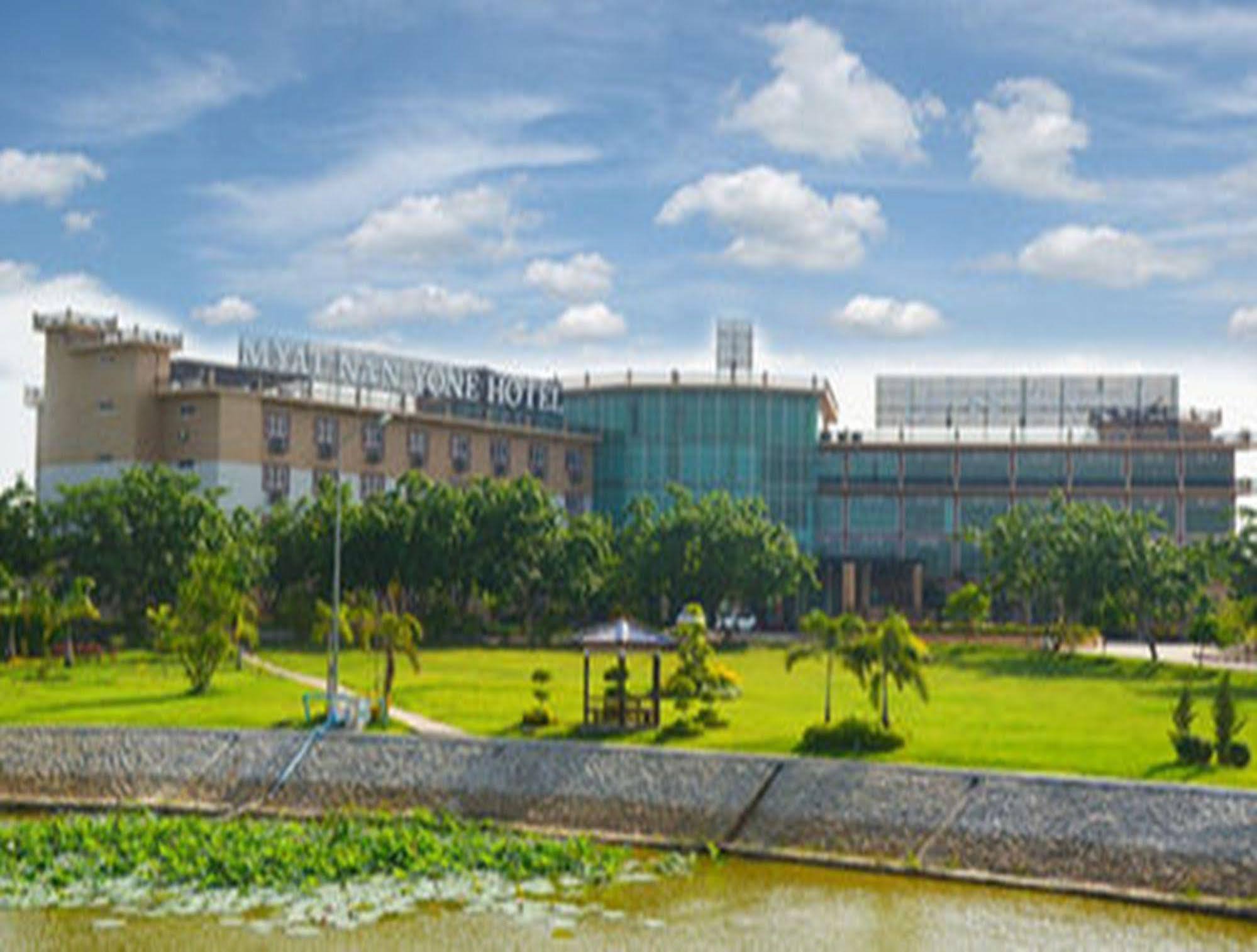 Myat Nan Yone Hotel Naypyidaw Dış mekan fotoğraf
